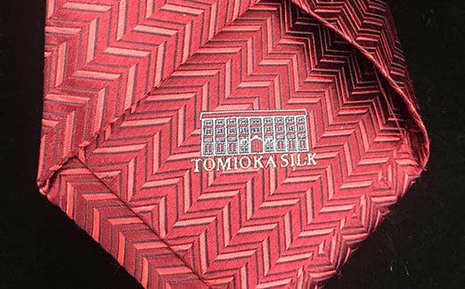 ＜高級純国産 富岡シルク100％＞ ネクタイ (ヘリンボン)＜レッド＞ 富岡産 シルク 絹 レッド 赤 国産 ファッション 贈り物 ギフト F21E-371