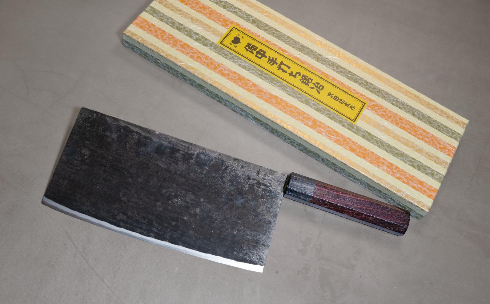 武田刃物の人気包丁を新見市ふるさと納税でご用意。伝統技術を未来へつなぐ一品としてぜひご検討ください。