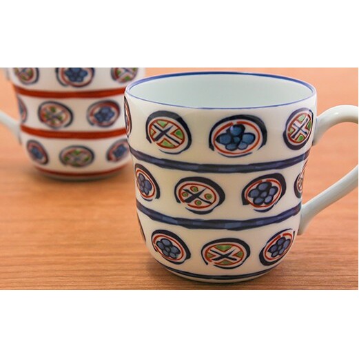 源右衛門窯 染錦丸紋割 組マグカップ 食器 マグカップ ペア 2個 セット 有田焼 マグカップ 縁起 マグカップ 吉祥文様 マグカップ 伝統 マグカップ 和風 A110-54_イメージ2