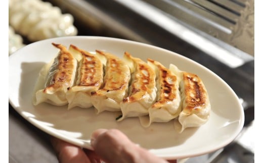 東京餃子楼 冷凍餃子 20個 [にら・ニンニク入り] 自家製ラー油付き