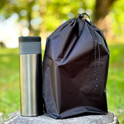 ふるさと納税 名古屋市 【L・5L・黒】 大きめナイロン巾着袋　スタッフバッグ　スタッフサック