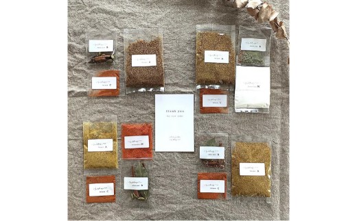 スパイスカレー キット 6人分 （2人分×3） バターチキン （21g×1個） ・ キーマ （44g×1個） ・ ポーク （39g×1個） 合計104g ／ 3種類 レシピ付き カレー スパイス 手作