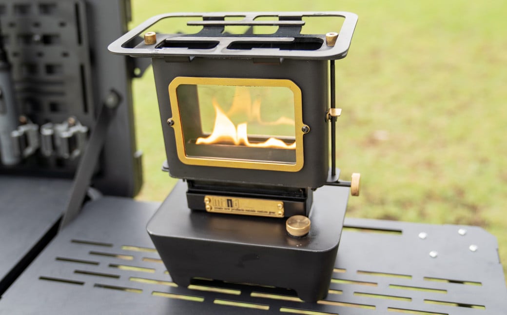 
            IRON STOVE ／ 1台 アイロンストーブ ストーブ コンパクト ヴィンテージデザイン レトロ お洒落 暖 調理 照明
          