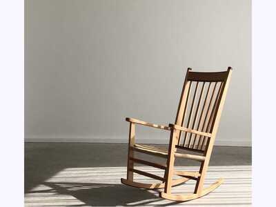 信州カラマツのロッキングチェアー