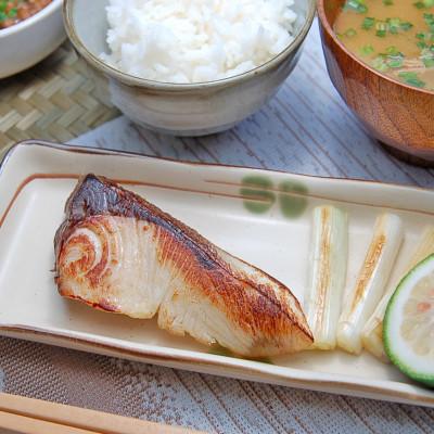 ふるさと納税 岡垣町 九州産 寒ブリ平政 しゃぶしゃぶ鍋 ハーフコース(3人前)(岡垣町) |  | 02