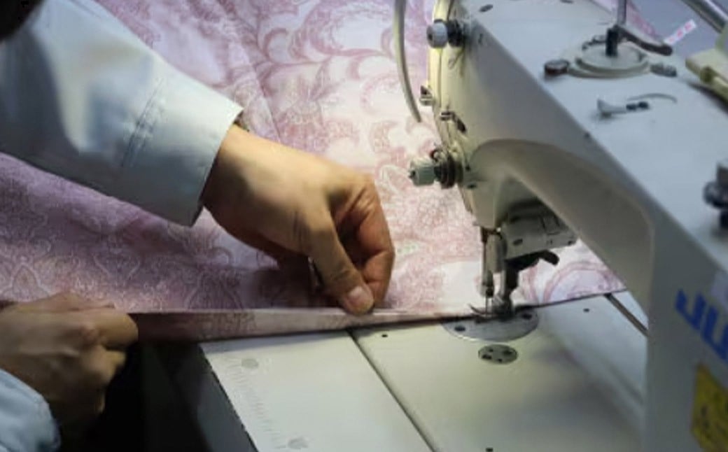 シングル 羽毛 肌掛け ふとん （ ダウン85% ・ 充填量300g ・ ピンク ・ ベージュ系 ）