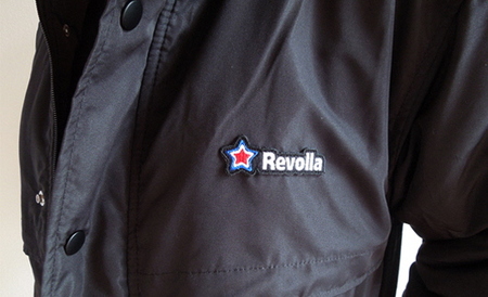 暖かく軽い着心地の中綿入りベンチコート（男女兼用）静岡県 牧之原市 Revolla