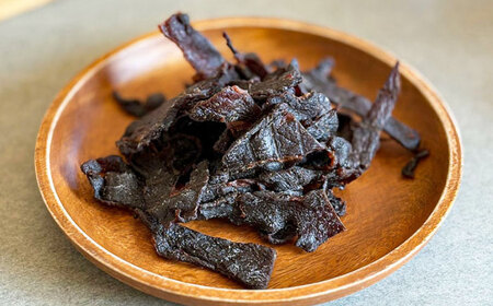 【対馬もみじぼたん】ジャーキー 2種食べ比べセット（全4パック・計100g）《対馬市》【一般社団法人 daidai】[WBH055]