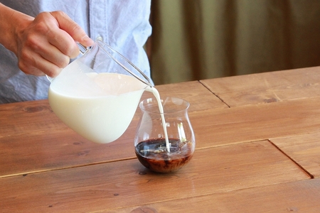 カフェオレベース２本(無糖 600ml 瓶）スペシャルティコーヒー【カフェオレ 珈琲 無糖 カフェオレ ギフト カフェオレ アイス カフェオレ ホットカフェオレ ギフトに おすすめ 人気 広島県 尾道