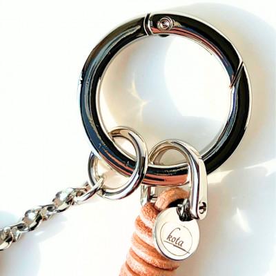 ふるさと納税 多摩市 【ねこチャーム】 トラ猫　シルバーカラー　本革キーホルダー |  | 01