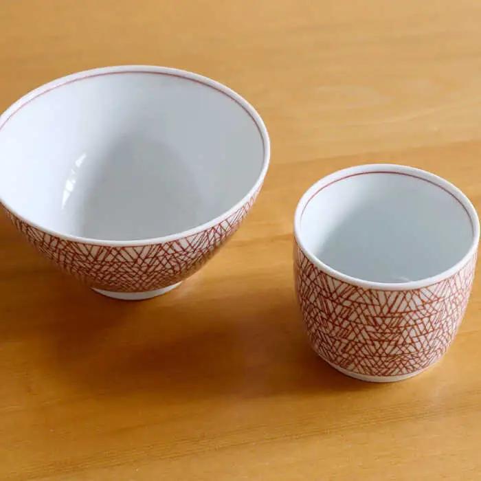 【白山陶器】【グラフ】飯碗(大)と湯のみ猪口 えんじセット【波佐見焼】[TA165]