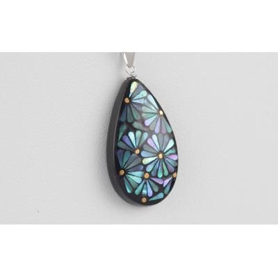 ふるさと納税 京都市 【嵯峩螺鈿野村】押合菊ネックレス|京都 老舗 伝統工芸 漆器 ジュエリー |  | 03