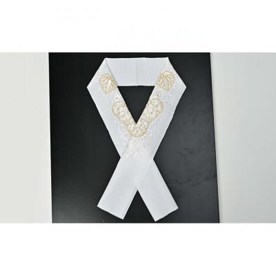 ふるさと納税 伊丹市 半衿　絽　夏物　白地に白と金の糸での刺繍　葵の柄 [54030266] |  | 01