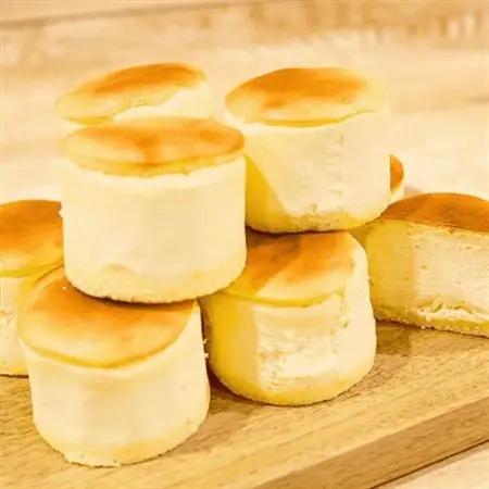【北海道深川市】北海道スフレチーズケーキ　9個入×2パック【配送不可地域：離島】【1698320】