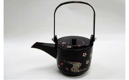 銚子 螺鈿 春秋 民芸品 工芸品 伝統技術 刷毛 手塗り 金色 石垣模様 桜 紅葉 季節の流れ おしゃれ キレイ 