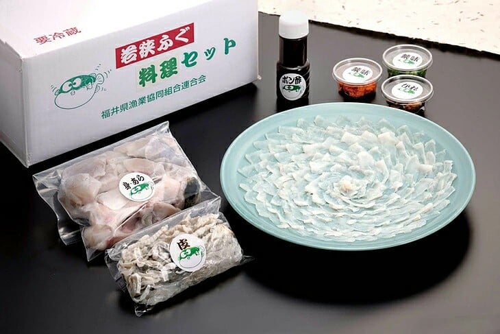 
            ふぐ ふぐ鍋【着日指定可】若狭ふぐ 料理堪能セット 5人前 冷蔵 / ふぐ フグ 河豚 てっさ テッサ 若狭フグ 若狭河豚 冷蔵 海鮮鍋 フグ鍋 河豚鍋 ふぐ刺し身 フグ刺し身 ふぐ刺し フグ刺し 河豚刺し ふぐ ふぐ鍋トラフグ とらふぐ ブランド魚 魚 海鮮 魚介 骨付き身 あら ポン酢 もみじ 鍋 ふぐちり鍋 【配送不可地域：北海道・沖縄・離島】 小浜市 / 民宿なかじま [BFBH003]
          