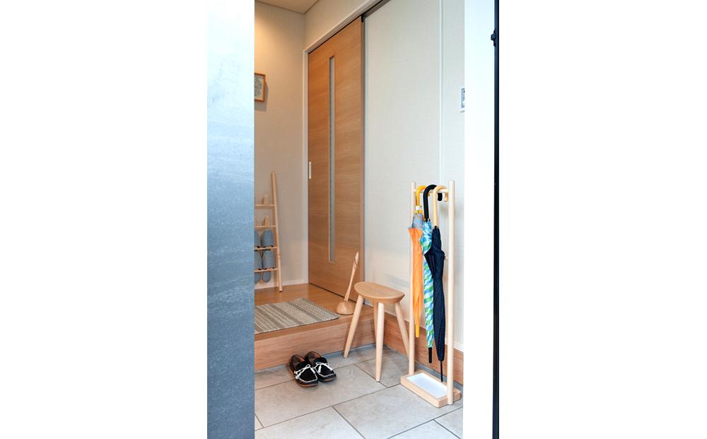 旭川家具　コサイン　レイニーラック　メープル 【 旭川家具 北海道 旭川市 木製 家具 選べる樹種 傘収納 省スペース コンパクト 傘掛け 掛けるだけ収納 長傘 折りたたみ傘 シンプル ナチュラル 手