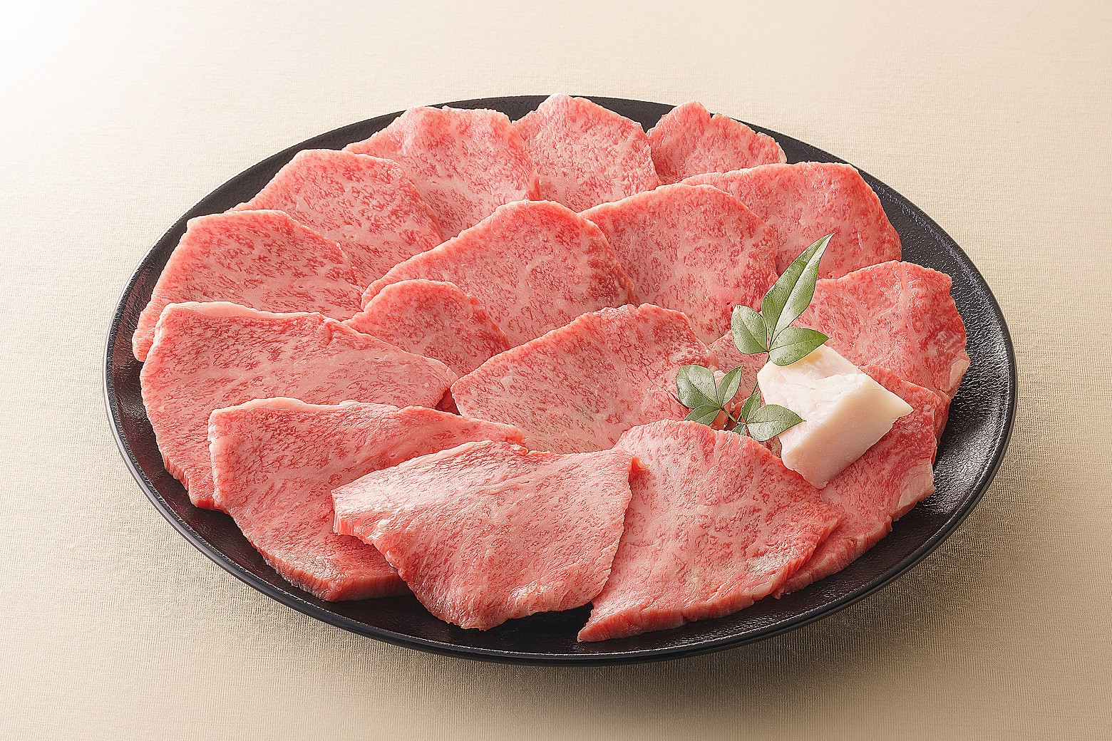 
            飛騨牛 モモ （ トモサンカク または イチボ ） 焼肉用 500g | お肉 肉 牛肉 ブランド牛 和牛 黒毛和牛
          