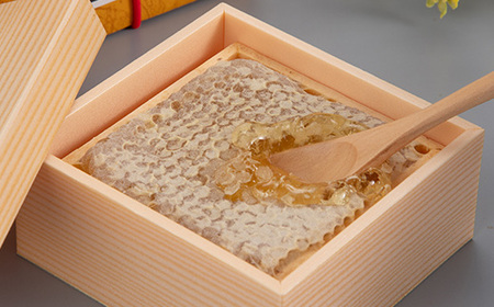 坂井養蜂場　昔ながらの蜂蜜　1000g【1089940】