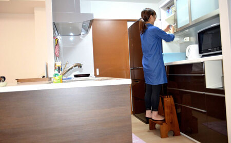 【数量限定】KITCHEN STOOL ウォルナット×ホワイトアッシュ【株式会社BLANK】[AYCU013]