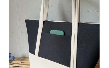 【2026年6月上旬発送開始】【 AKIRA オリジナル】【 マツコの知らない世界 で紹介されました！】職人手作り 大きなトートバッグ レディスショルダータイプ 黒×ライトベージュ帆布 A4対応 大き