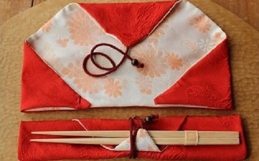 
            還暦祝い 長寿箸 メッセージカード 付き 箸 箸袋 セット 還暦 お祝い 長寿 はし はし袋 土佐 ヒノキ 檜 桧 手作業 自然 縁起物 記念品 プレゼント ギフト 贈り物 贈答用 手作り 手づくり てづくり マイ箸 高知 黒潮町 [1161]
          