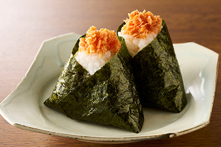 ニッスイ 焼さけあらほぐし (48g×2個パック)×12セット 焼鮭 鮭 フレーク 鮭 サケ シャケ 小分け 常温 防災食 非常食 保存 おかず 弁当 おにぎり 朝食 朝ごはん 夕食 簡単調理 青森県