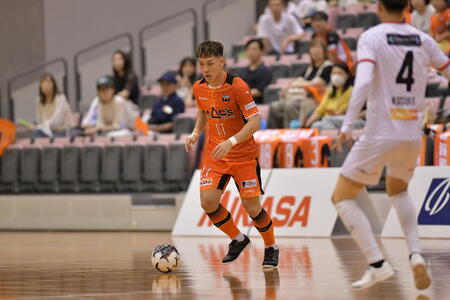 【11月8日開催】シュライカー大阪ホームゲーム （岸和田市総合体育館） 観戦チケット 1名分＋【グッズ】サイン入りTシャツ付き Fリーグ フットサルチケット