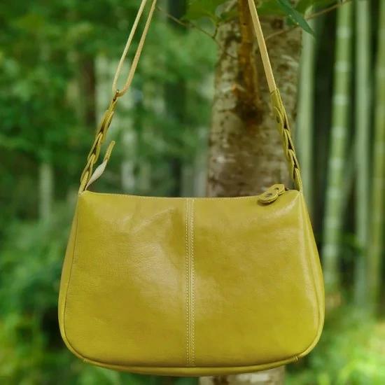 ライトグリーン 