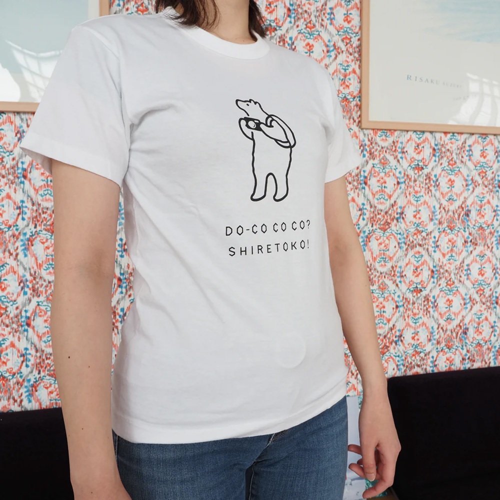 「知床トコさん」×久米繊維　コットンTシャツ　カメラ柄　Sサイズ【配送不可地域：離島・沖縄県】_ss08-104