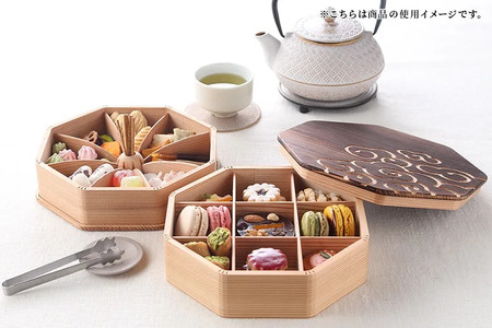 八角二段お弁当箱　「白木の白刻」/ お弁当箱 おにぎり ２段弁当 ピクニック 紀州材 職人 【hak106A】