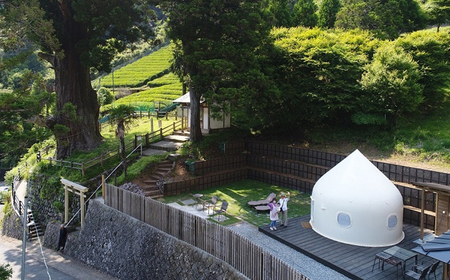 テレビ朝日で放送されました！【大自然の中でグランピング体験】箒沢荘グランピングエリア「杢」1泊2食(2人前)＋サウナ利用付きチケット【 宿泊 宿泊券 体験 チケット 旅行 神奈川県 山北町 】