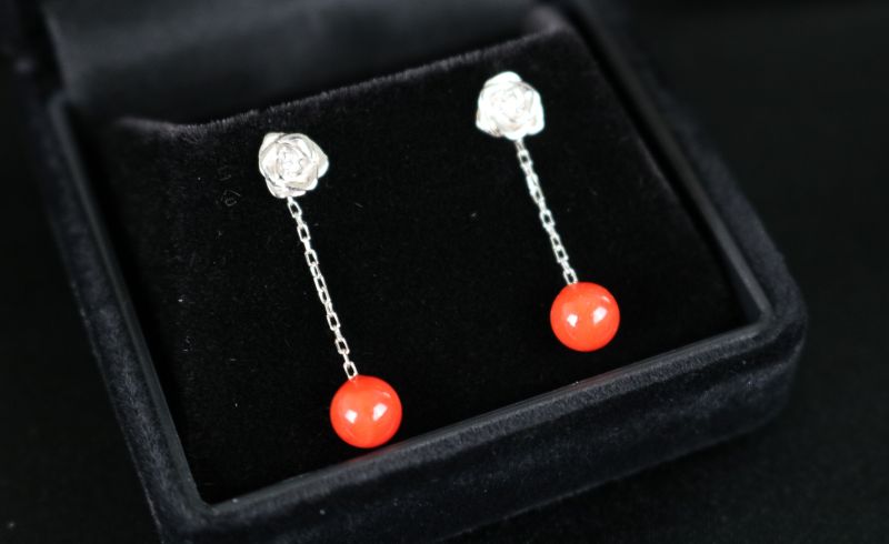 赤サンゴ ぶら下がりピアス アクセサリー ピアス ジュエリー 珊瑚 赤珊瑚