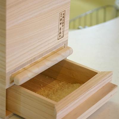 ふるさと納税 岸和田市 桐製米びつ一合計量タイプ30kgサイズ |  | 02
