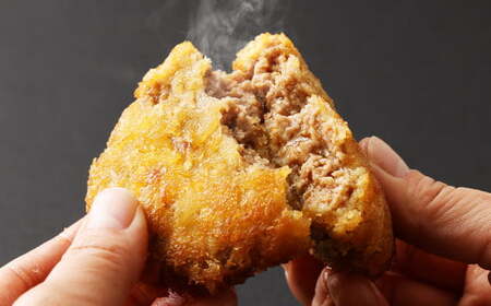 【全6回定期便】長崎和牛 出島ばらいろ入り お肉屋さんの特製 メンチカツ 80g×12個 計72個 ／ 惣菜 お惣菜 晩御飯 揚げ物 冷凍 冷凍食品 おかず 加工品 長崎県 長崎市