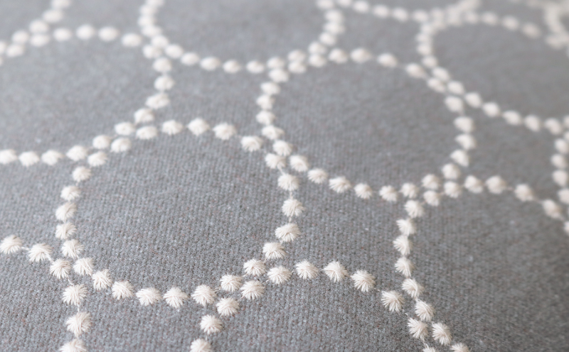 クッション おしゃれ タンバリン グレー(ピンクベージュ) 正方形 約 45 × 45cm ミナペルホネン dop tambourine 生地 刺繍 ソファ 家具 インテリア 秋山木工 秋山木工株式会