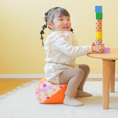 ふるさと納税 京都市 【洛中高岡屋】えがおつながる、おざぶとん『おじゃみキッズ学(がく)』(しゃぼんはる&amp;支子)