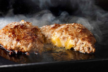 北海道産 黒毛和牛 こぶ黒 チーズ イン ハンバーグ 8個 ＜ LC ＞ 和牛 牛肉 ハンバーグ 挽肉