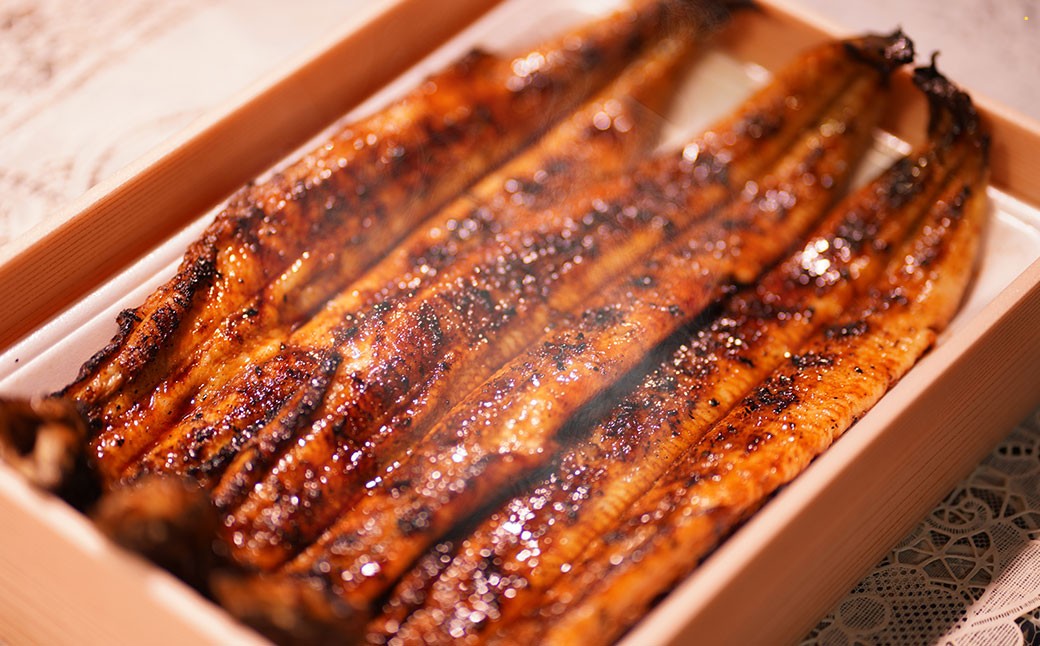 ★1尾で勝負！ふんわり手焼き国産うなぎ（約200g)