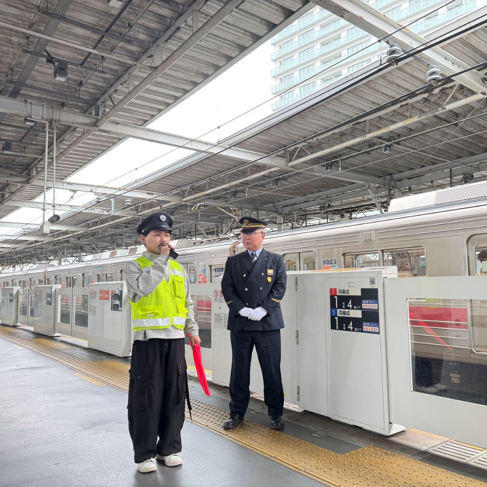 【ふるさと納税】親子で楽しむ！二子玉川駅駅長体験 [小学校全学年] 2025年7月21日(月・祝)開催 電車 東急線 お仕事体験 イベント 旅行 記念日 世田谷