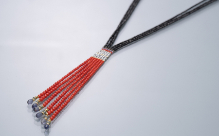 赤サンゴのネクタイ風デザインネックレス_kn072