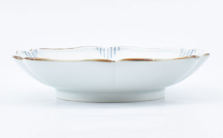 【有田焼】菊紋　和皿 / 焼き物 磁器 / 佐賀県 / 株式会社まるぶん[41APCD073]