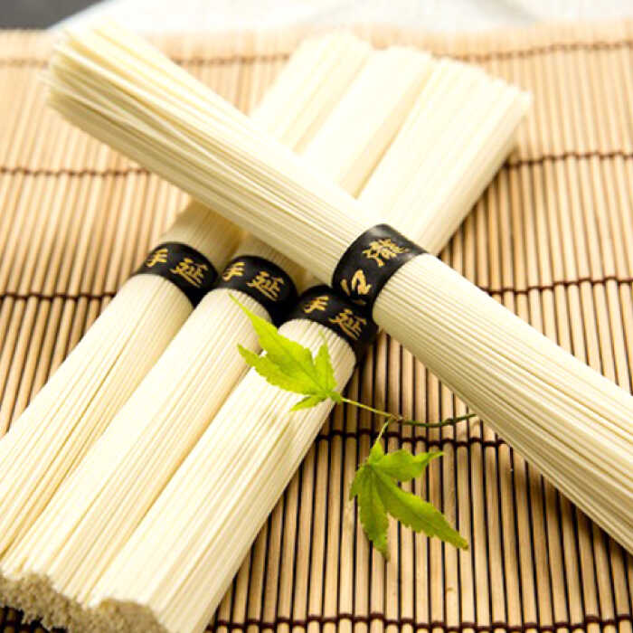 【八代続く伝統】手延べ そうめん（白瀧） 50束：2.5kg 化粧箱 / 南島原市 / 長崎県農産品流通合同会社 [SCB071]_イメージ2