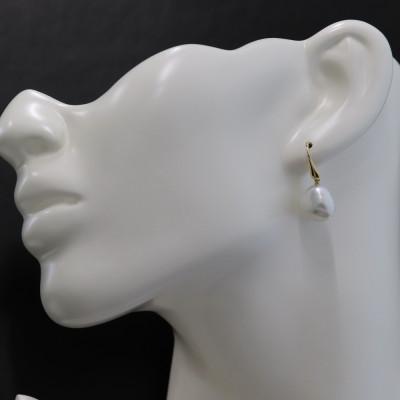 ふるさと納税 山梨市 K18白蝶真珠バロックフックピアス【13mm】 |  | 02