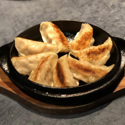 ふるさと納税 斜里町 【北海道産】冷凍 豚肉 餃子 60個 知床斜里産「サチク麦王」使用 |  | 01