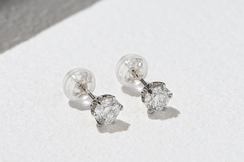 Pt900 ダイヤモンドスタッドピアス(0.6ct) 40-2377