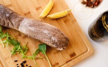 【月3本限定】高知県産牛タン まるまる一本 ハム ブロック 血統書付き 牛たん 1頭分 ハム 冷凍