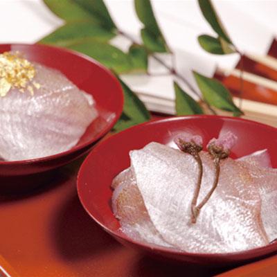 ふるさと納税 小浜市 匠の技・かぎ孫の金箔・桜入り笹漬・大樽2個入り |  | 01