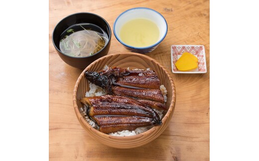 
										
										馬路村の丼ぶり 杉 スギ 木製品 雑貨 食器 お祝い プレゼント 父の日 母の日 記念 高知県 馬路村 【485】
									