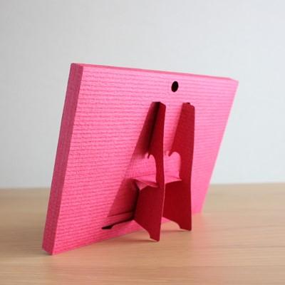 ふるさと納税 弥富市 金魚のきり絵アートインテリア【pazoo-ll(パズール)金魚】小赤(ハガキサイズ、額:赤色) |  | 02